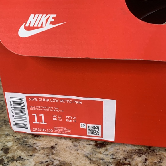 Nike Dunk Low Retro. New with damaged box. Pale ivory,medium soft pink. - Picture 5 of 5
